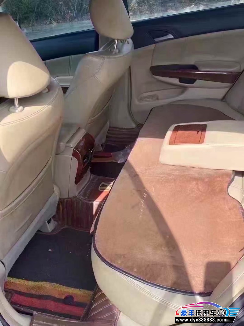 12年本田雅阁轿车抵押车出售