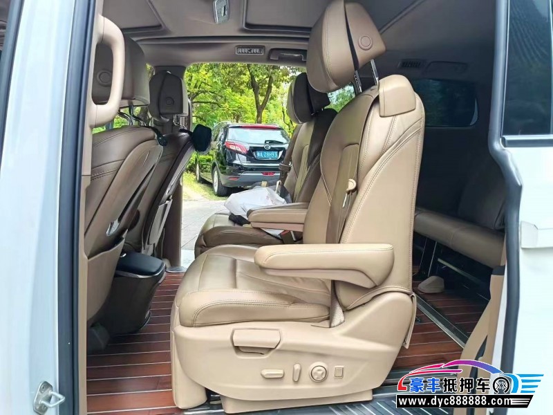 18年别克GL8轿车抵押车出售