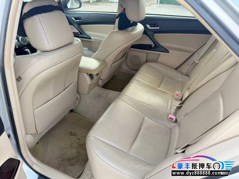 13年丰田锐志轿车抵押车出售