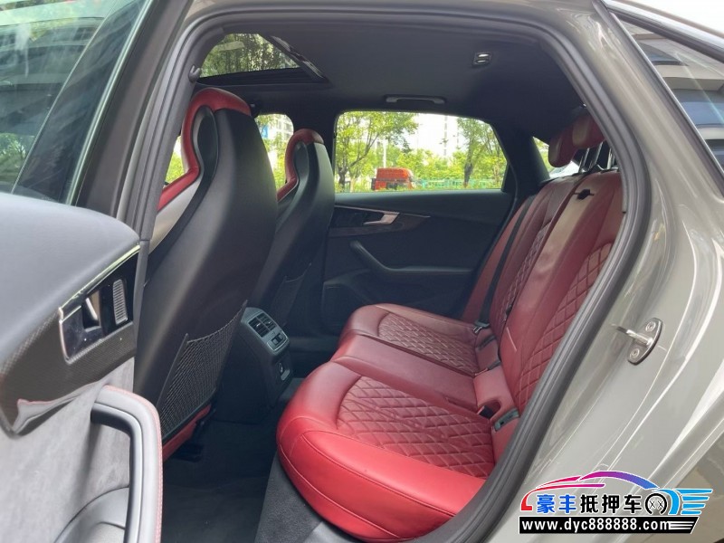 22年奥迪S4轿车抵押车出售