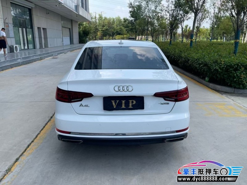 19年奥迪A4L轿车抵押车出售