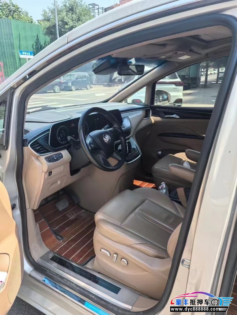 20年别克GL8轿车抵押车出售