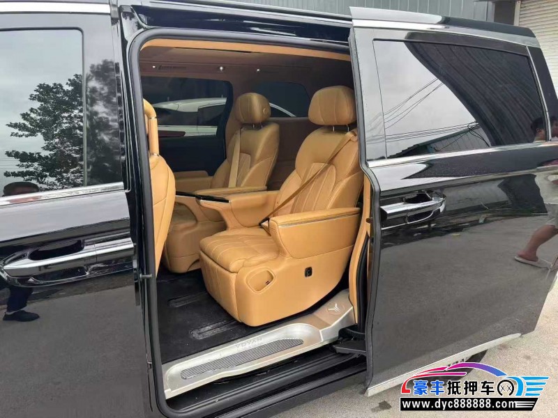 25年岚图梦想家轿车抵押车出售