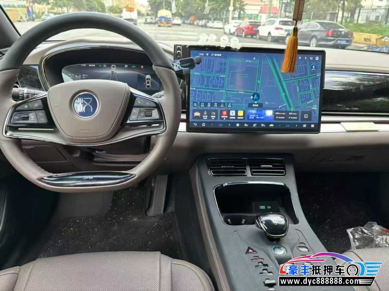 25年比亚迪汉轿车抵押车出售