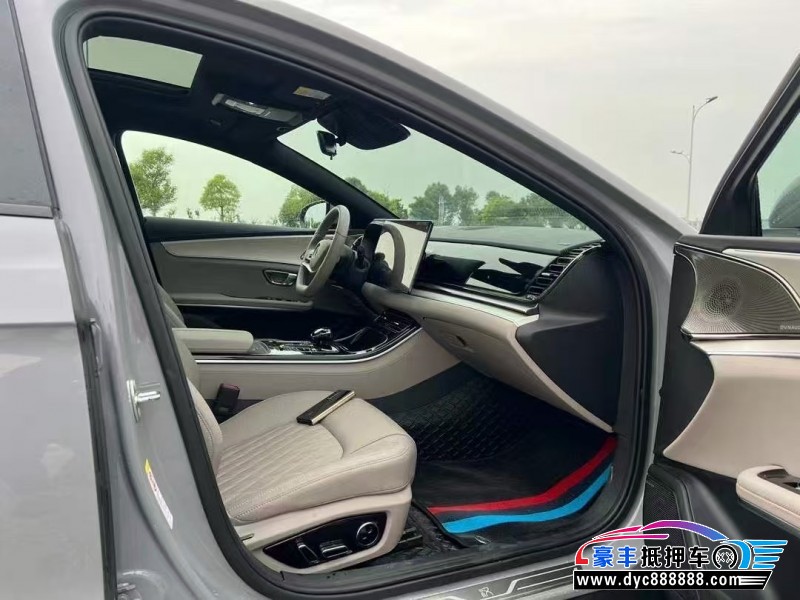 25年比亚迪汉轿车抵押车出售