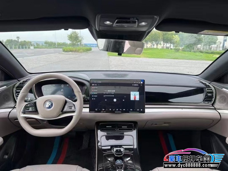 25年比亚迪汉轿车抵押车出售