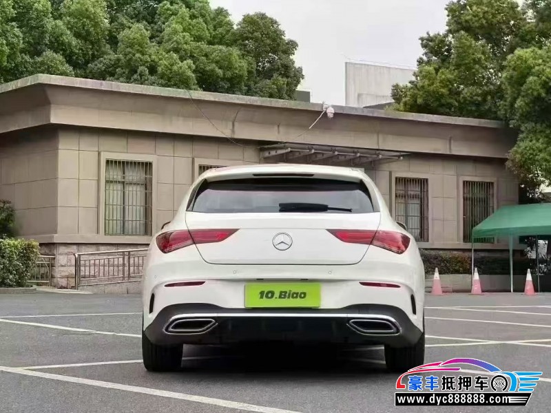 22年奔驰CLA级轿车抵押车出售