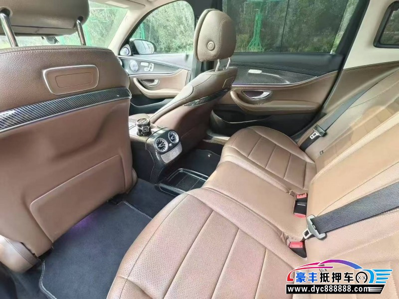 17年奔驰E轿车抵押车出售