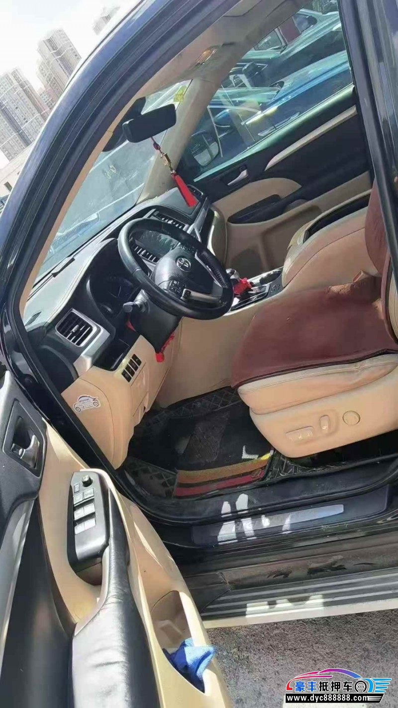 18年丰田汉兰达轿车抵押车出售