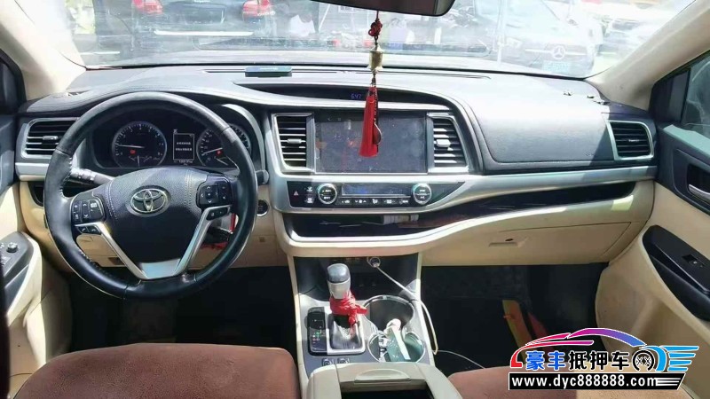 18年丰田汉兰达轿车抵押车出售