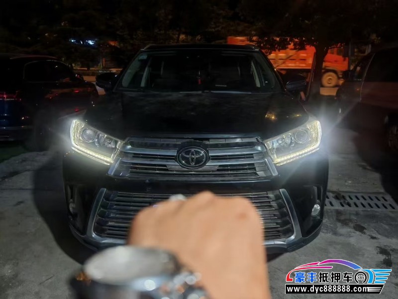 18年丰田汉兰达轿车抵押车出售