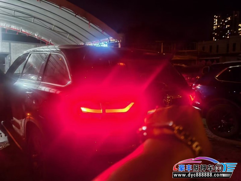 18年丰田汉兰达轿车抵押车出售