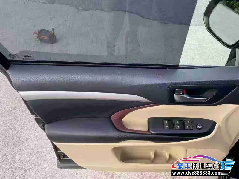 16年丰田汉兰达轿车抵押车出售