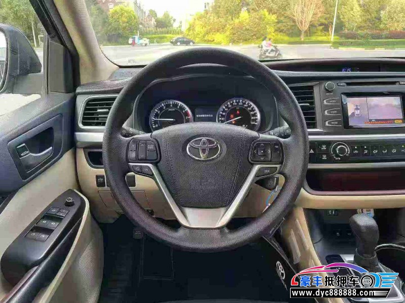 16年丰田汉兰达轿车抵押车出售