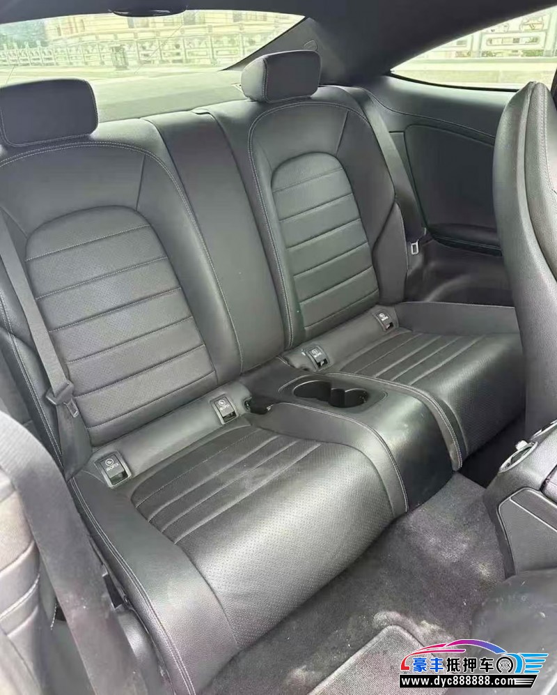 18年奔驰C轿车抵押车出售