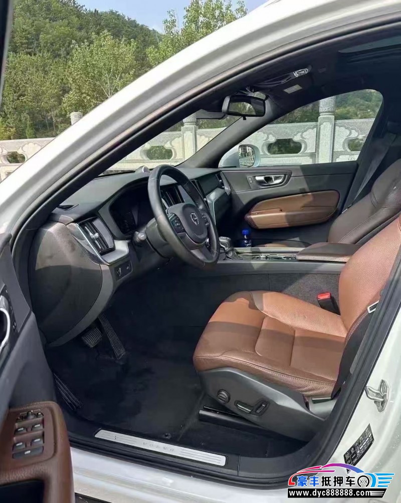 20年沃尔沃XC60轿车抵押车出售