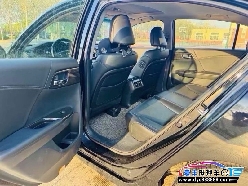 13年本田雅阁轿车抵押车出售