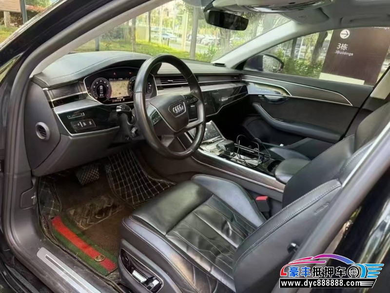 20年奥迪A8L轿车抵押车出售