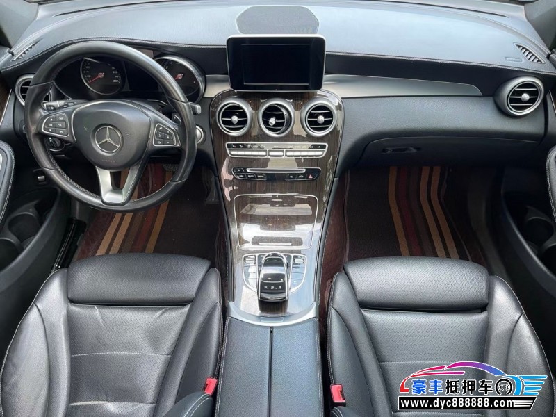 18年奔驰GLC轿车抵押车出售