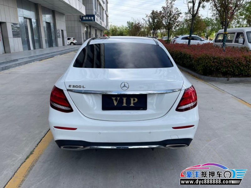 19年奔驰E轿车抵押车出售