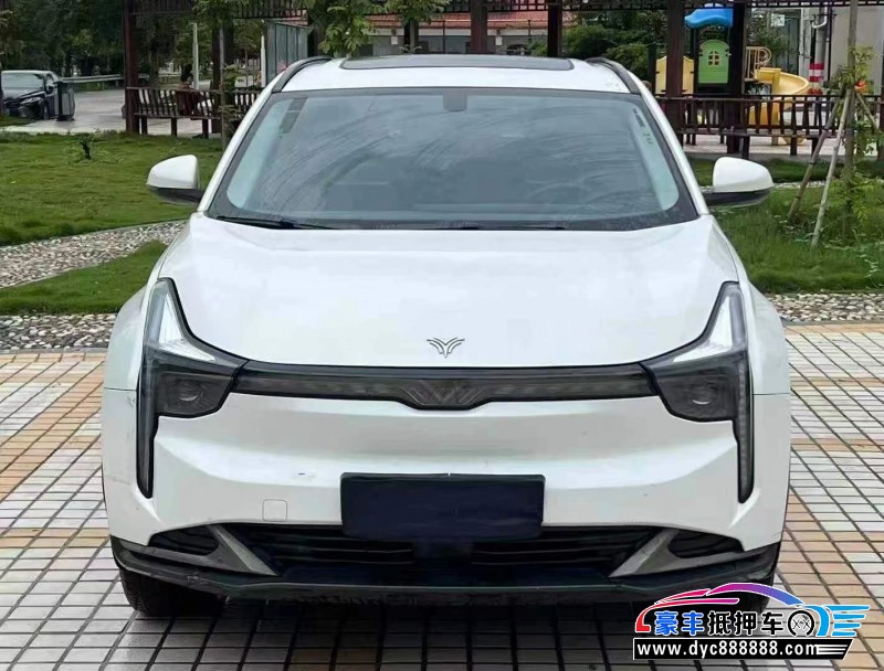 23年哪吒U轿车抵押车出售