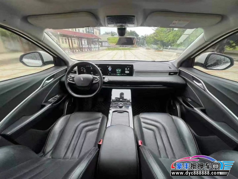 23年哪吒U轿车抵押车出售