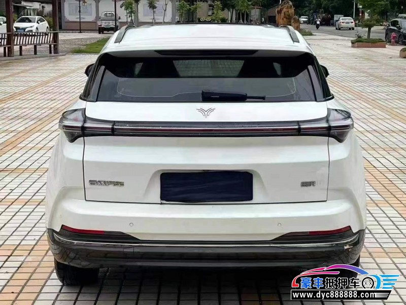 23年哪吒U轿车抵押车出售