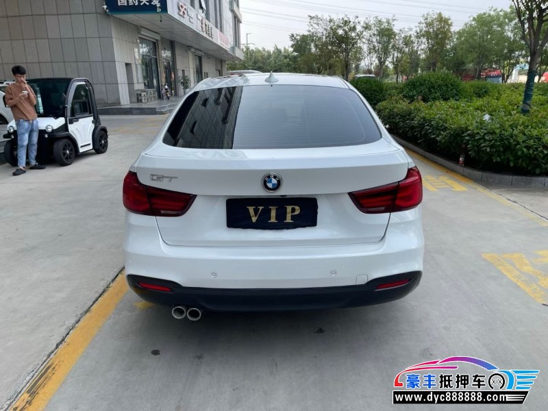 21年宝马3系轿车抵押车出售