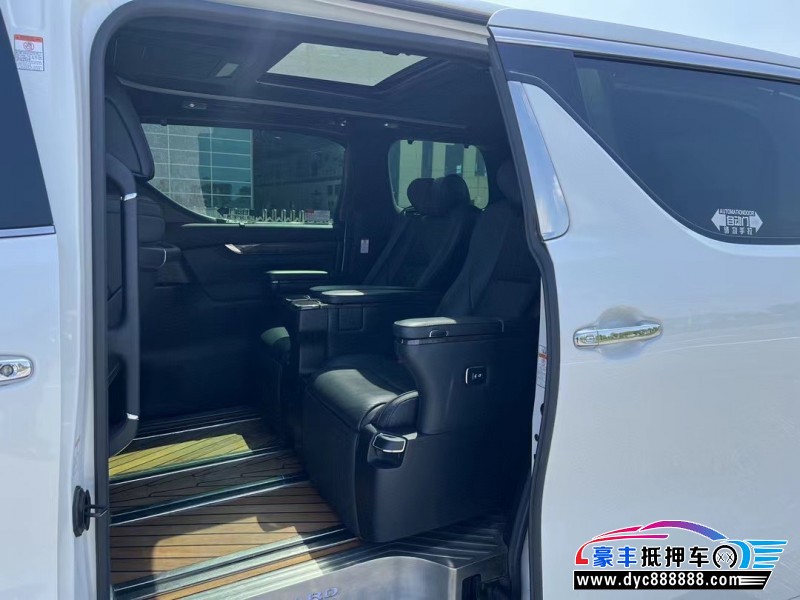 20年丰田埃尔法轿车抵押车出售