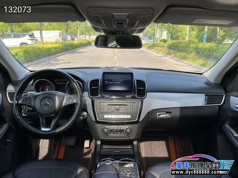 16年奔驰GLE轿车抵押车出售