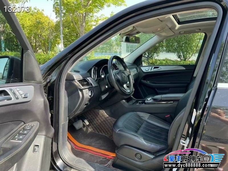 16年奔驰GLE轿车抵押车出售