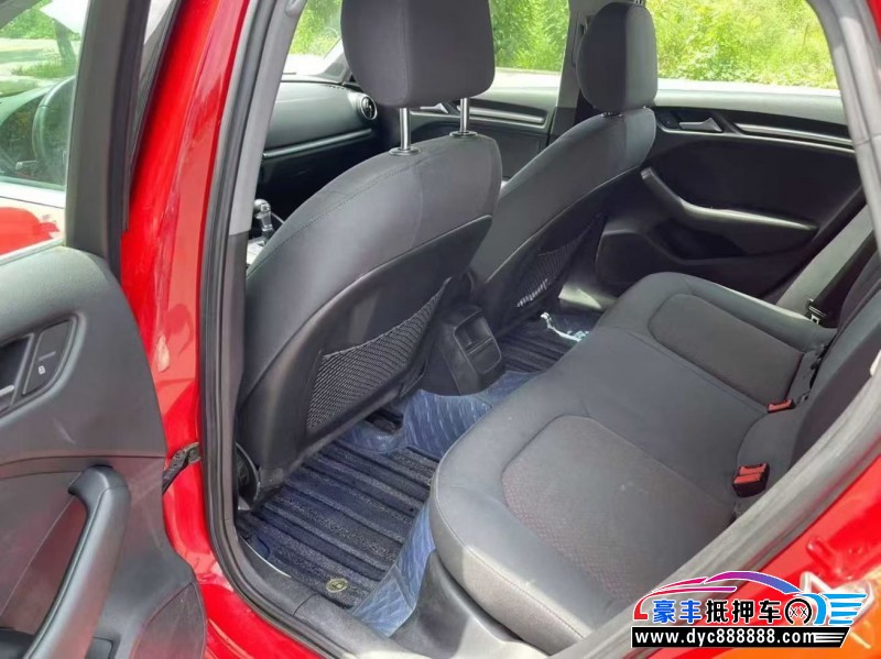 17年奥迪A3轿车抵押车出售