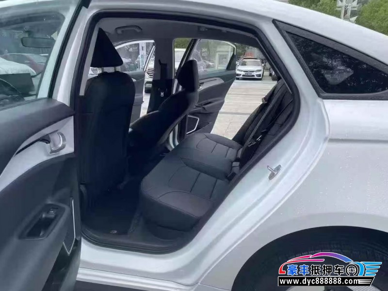 24年吉利几何轿车抵押车出售