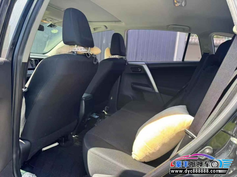 17年丰田RAV4轿车抵押车出售