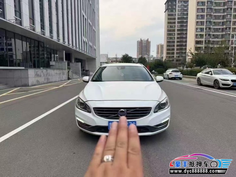 16年沃尔沃V60轿车抵押车出售