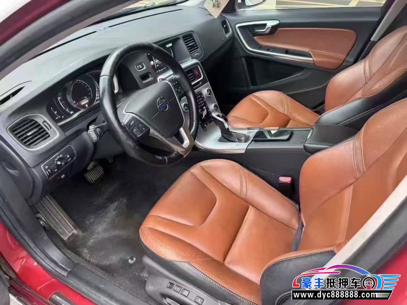 16年沃尔沃V60轿车抵押车出售