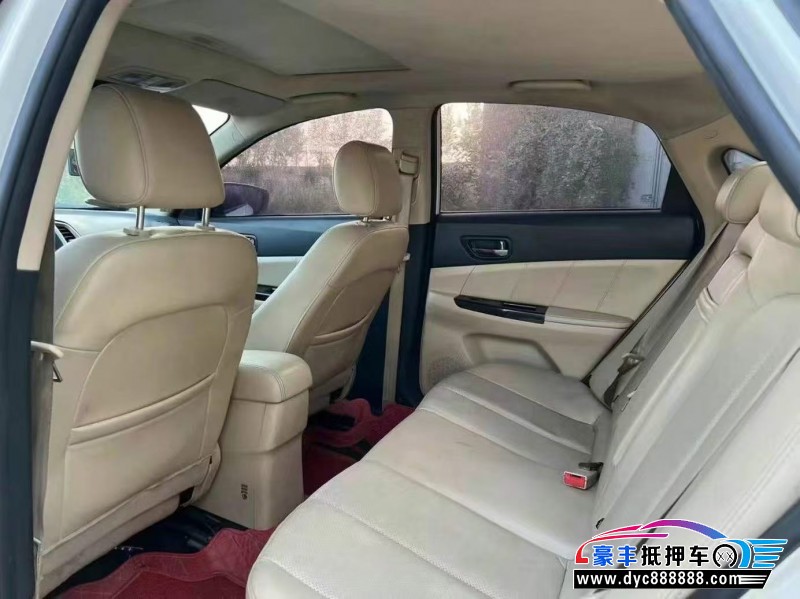 15年长安逸动轿车抵押车出售