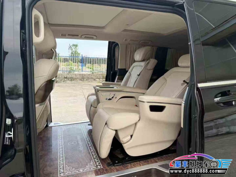 22年奔驰V轿车抵押车出售