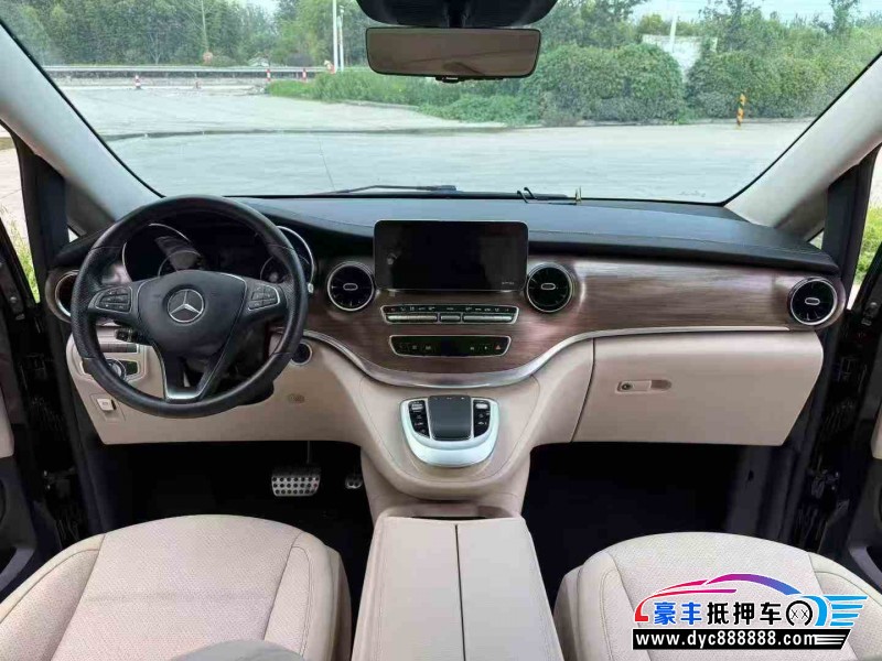 22年奔驰V轿车抵押车出售