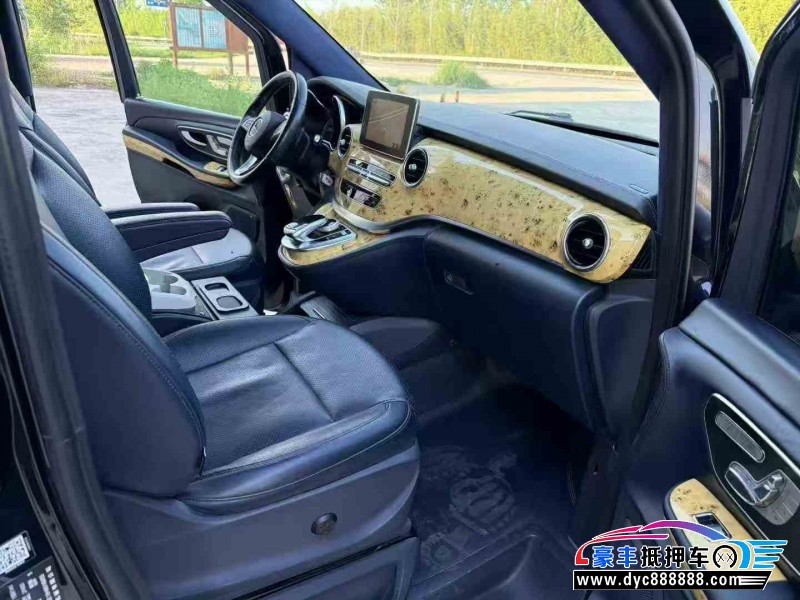 21年奔驰V轿车抵押车出售