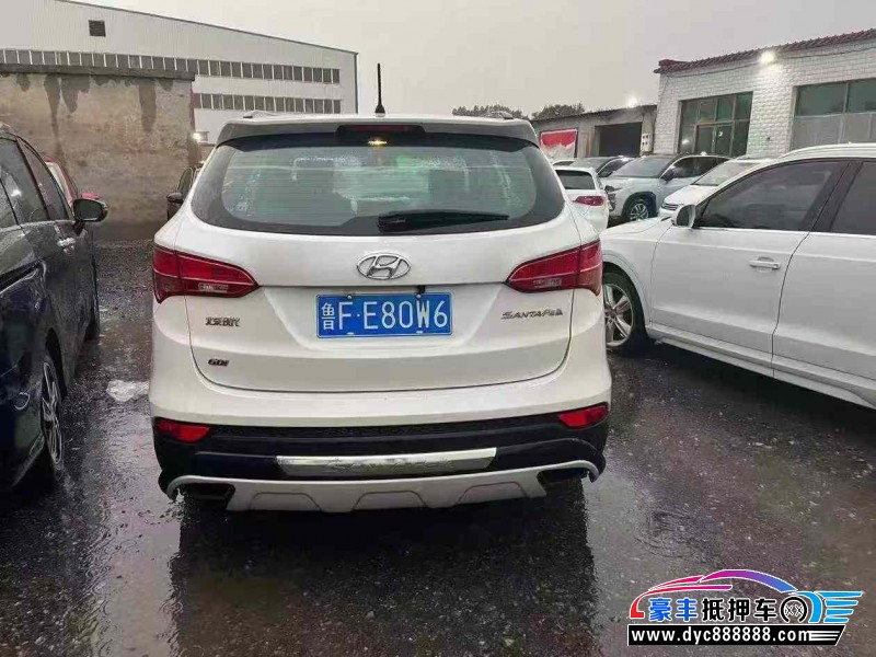 14年现代新胜达轿车抵押车出售