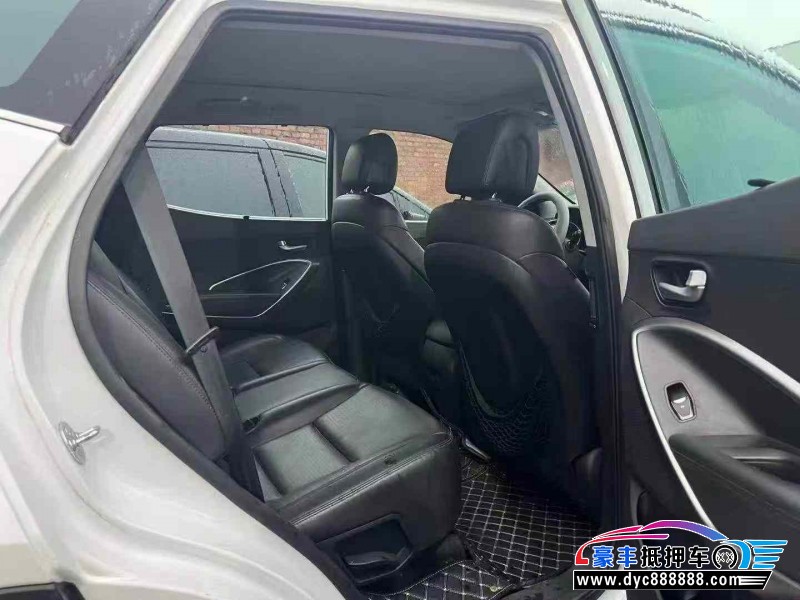 14年现代新胜达轿车抵押车出售