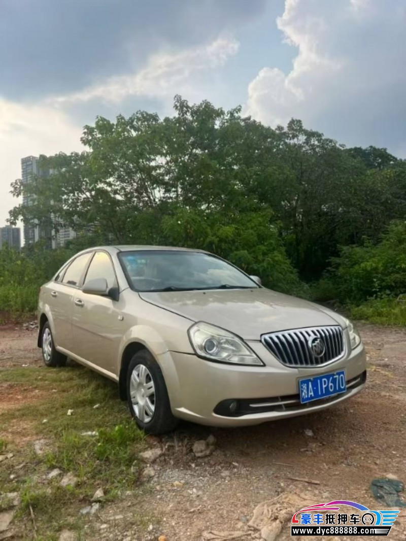 13年别克凯越轿车抵押车出售