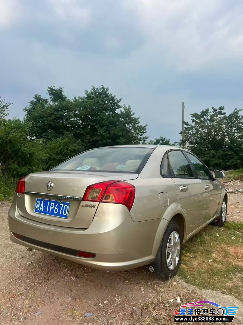 13年别克凯越轿车抵押车出售