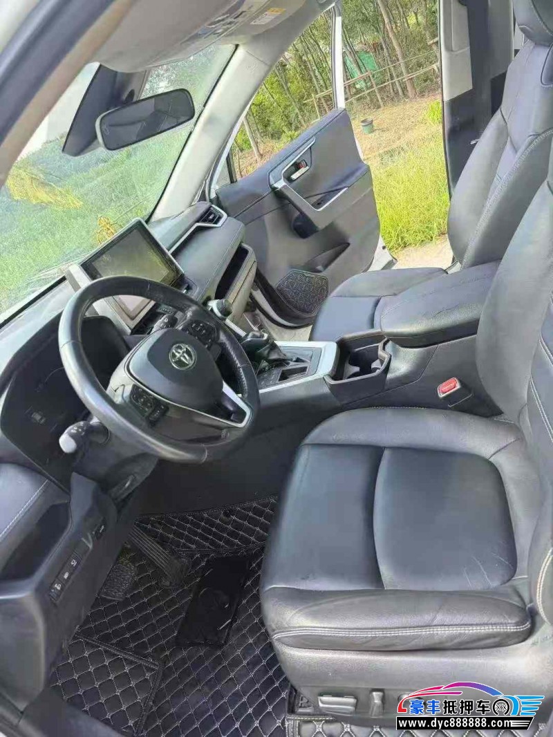 20年丰田RAV4轿车抵押车出售