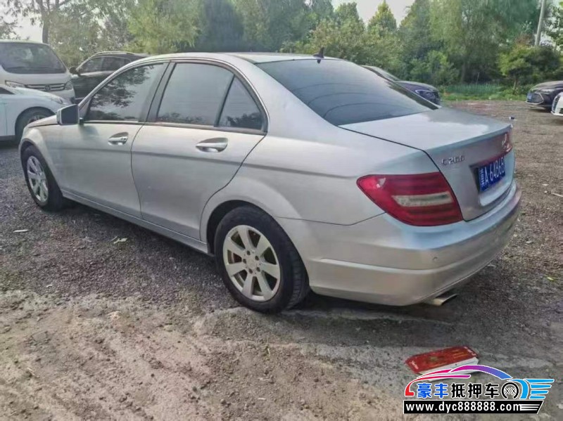 13年奔驰C轿车抵押车出售