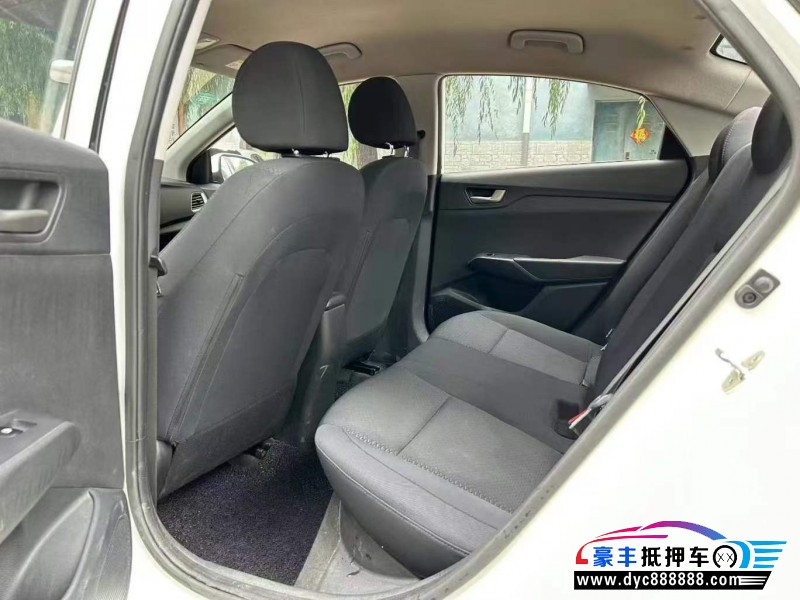 18年现代悦纳轿车抵押车出售