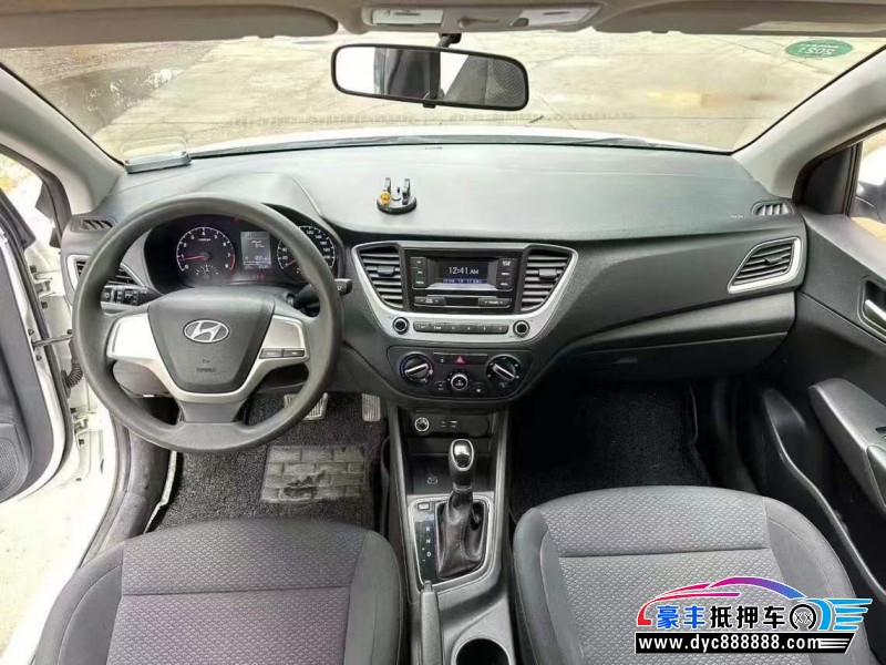 18年现代悦纳轿车抵押车出售