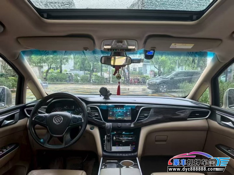 17年别克GL8轿车抵押车出售