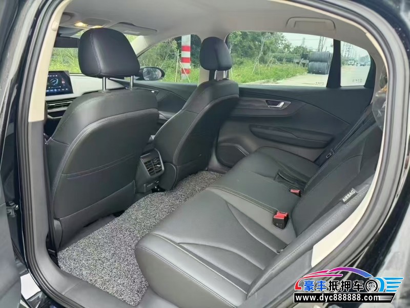 24年红旗EQM5轿车抵押车出售